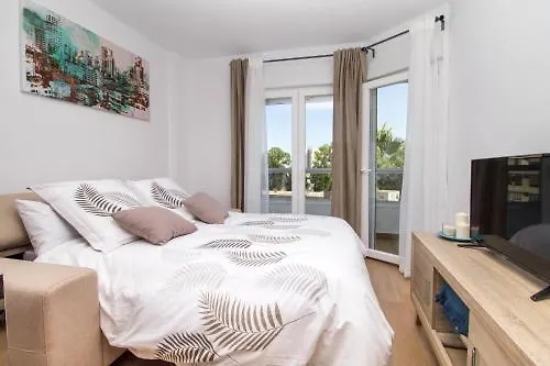 Apartamento Vistamarina B208 by IVI Real Estate Torremolinos España