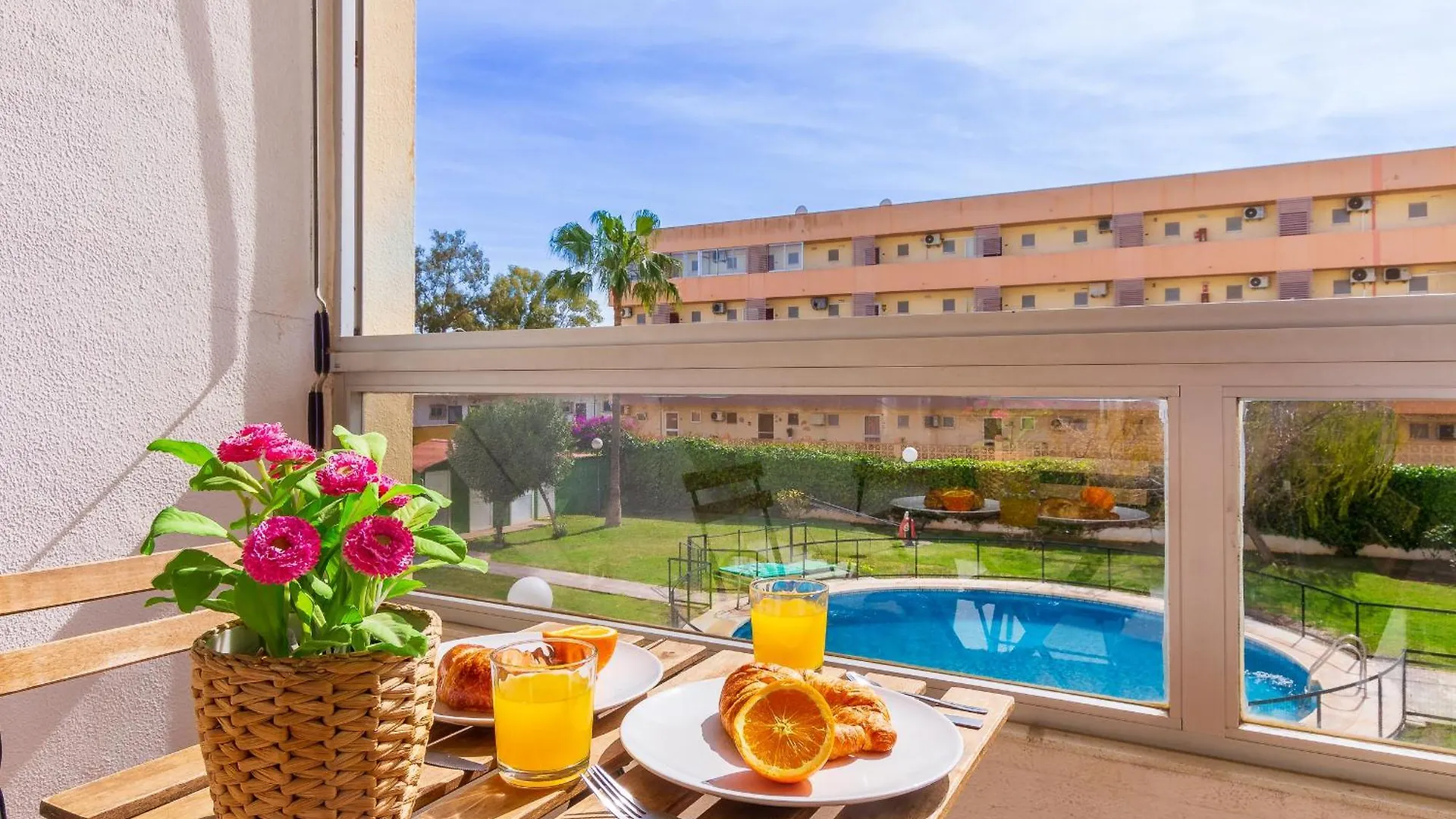 Apartamento Vistamarina B208 by IVI Real Estate Torremolinos