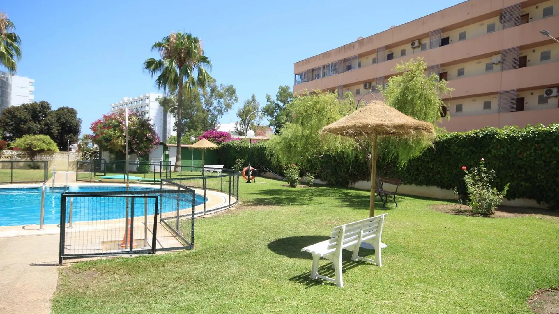 Apartamento Vistamarina B208 by IVI Real Estate Torremolinos